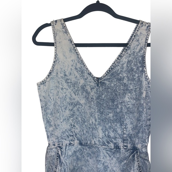 🍀‎ 5/$25🍀 Indigo Rein size small white wash denim dress - Picture 4 of 10